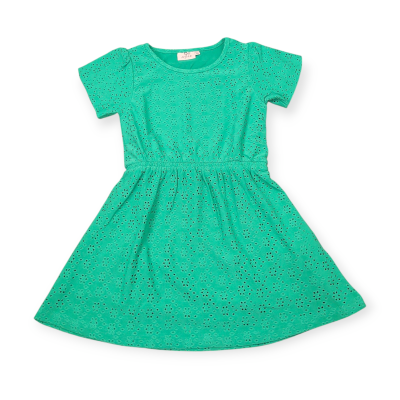 dívčí šaty s květinovou výšivkou zelené